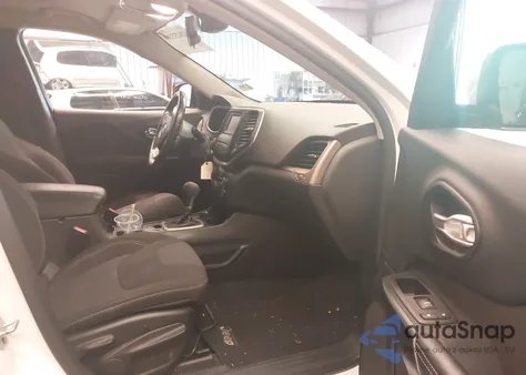 2016 Jeep Cherokee Latitude z USA, uszkodzony, nr VIN 1C4PJMCB9GW259514